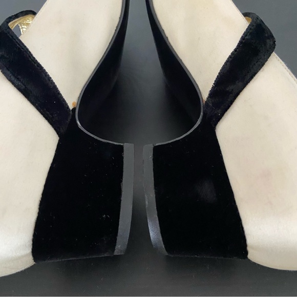 Vintage CHANEL Two Tone Velvet Satin Mary Jane Pumps Low Block Heel - Picture 12 of 16
